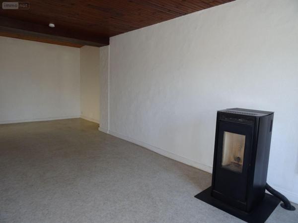 Maison de ville à vendre à Queaux dans la Vienne (86150), ref : 2517