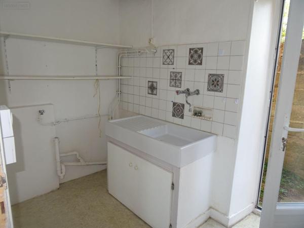 Maison de ville à vendre à Queaux dans la Vienne (86150), ref : 2517