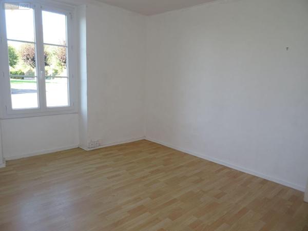 Maison de ville à vendre à Queaux dans la Vienne (86150), ref : 2517