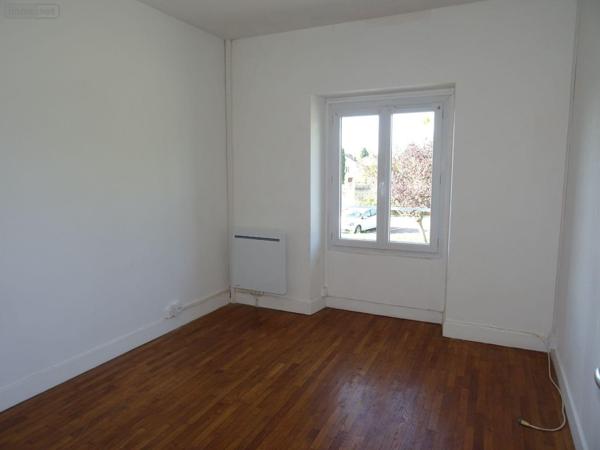 Maison de ville à vendre à Queaux dans la Vienne (86150), ref : 2517