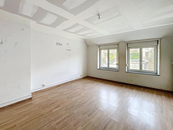 Située plein centre de Nouzonville quartier commerçant