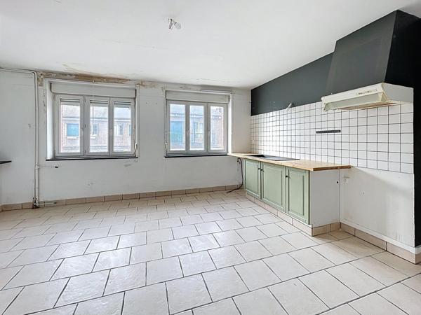 Située plein centre de Nouzonville quartier commerçant