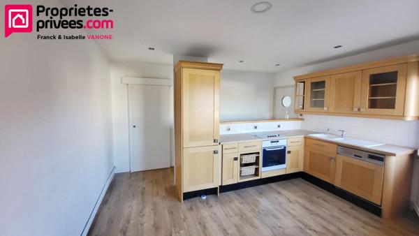 TRES GRAND APPARTEMENT T3 - 2 chambres - 91 m² habitables - proximité centre ville de Pérenchies