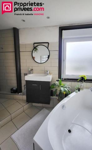 TRES GRAND APPARTEMENT T3 - 2 chambres - 91 m² habitables - proximité centre ville de Pérenchies