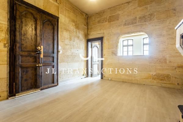 Centre historique - Appartement 2 pièces à rénover - 55m²