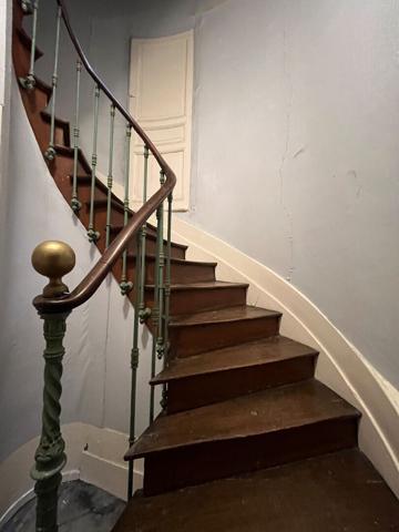 A vendre dans l'Hyper centre ville 2 lots d'habitation et 1 lot annexe dans un immeuble bourgeois