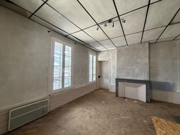 A vendre dans l'Hyper centre ville 2 lots d'habitation et 1 lot annexe dans un immeuble bourgeois