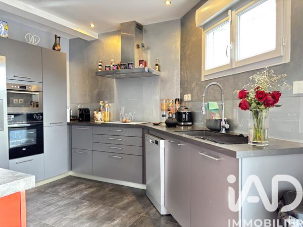 Maison à vendre 5 pièces 140 m² Grézieu-la-Varenne