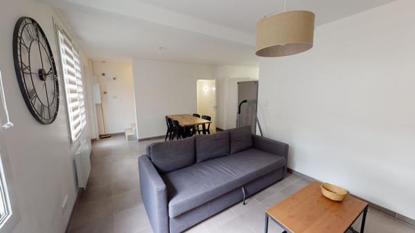 chambre avec douche privative dans Maison Poitiers 4 pièces en colocation