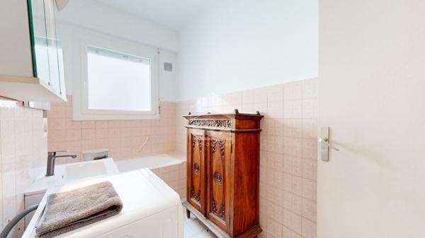 NICE - FLEURS / CAFFARELLI : TRÈS JOLI F1 AU CALME