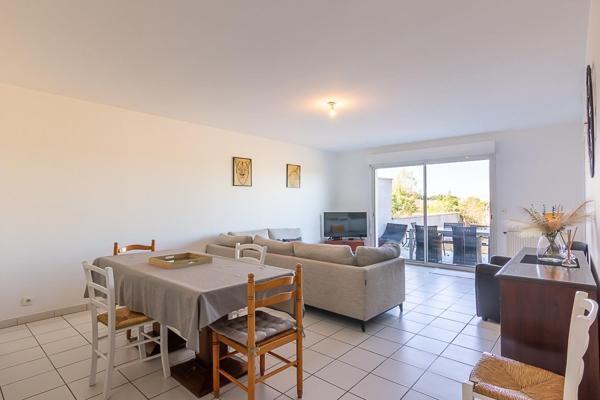 Maison à vendre à Saint-André-de-Cubzac – 3 chambres, jardin, garage, proche centre-ville et gare