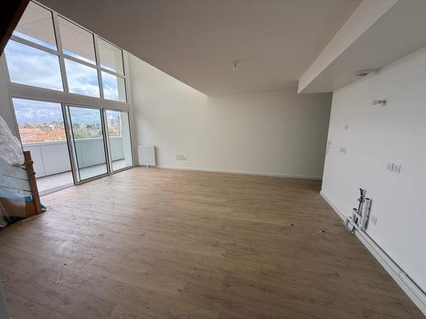Un Dernier Etage/Terrasse avec RoofTop