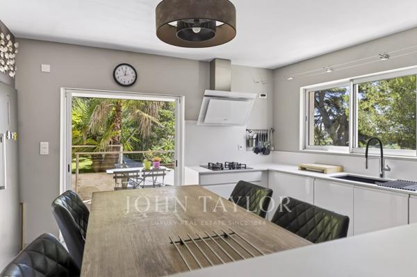 Villa d'architecte avec piscine chauffée à 500 mètres de la plage du Rouet