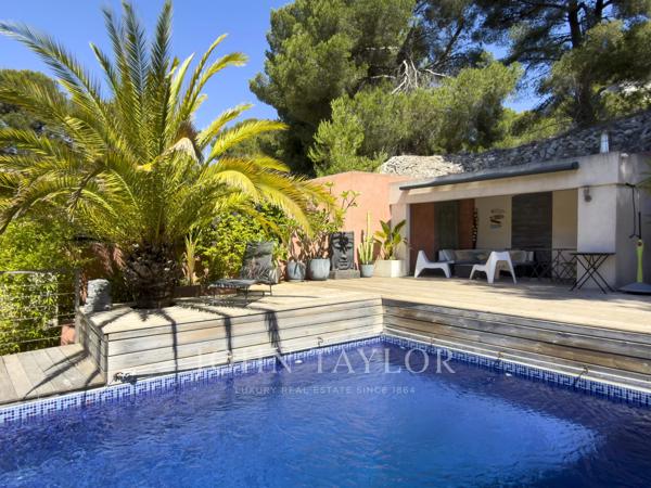 Villa d'architecte avec piscine chauffée à 500 mètres de la plage du Rouet
