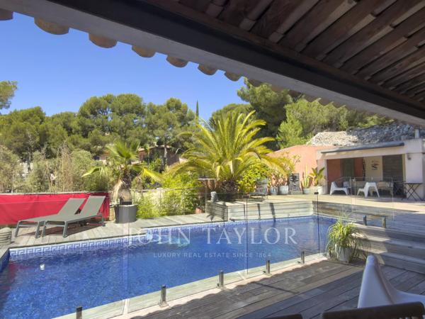 Villa d'architecte avec piscine chauffée à 500 mètres de la plage du Rouet