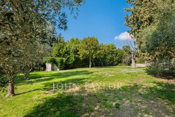 Élégante Villa Provençale au Calme avec possibilité de détachement de terrain