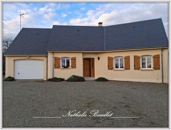 Saint-Symphorien (72240) Pavillon plain-pied sur 2731 m² de terrain avec dépendance.