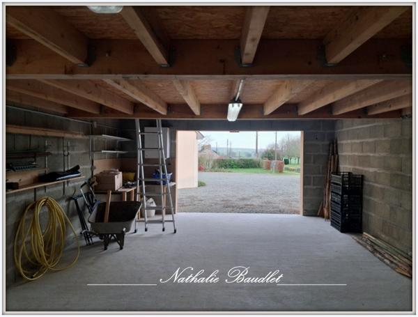 Saint-Symphorien (72240) Pavillon plain-pied sur 2731 m² de terrain avec dépendance.