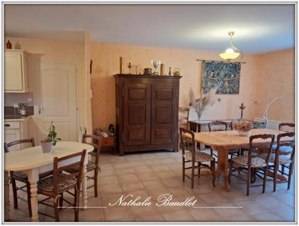 Saint-Symphorien (72240) Pavillon plain-pied sur 2731 m² de terrain avec dépendance.