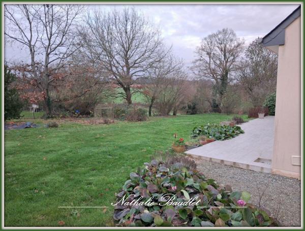 Saint-Symphorien (72240) Pavillon plain-pied sur 2731 m² de terrain avec dépendance.