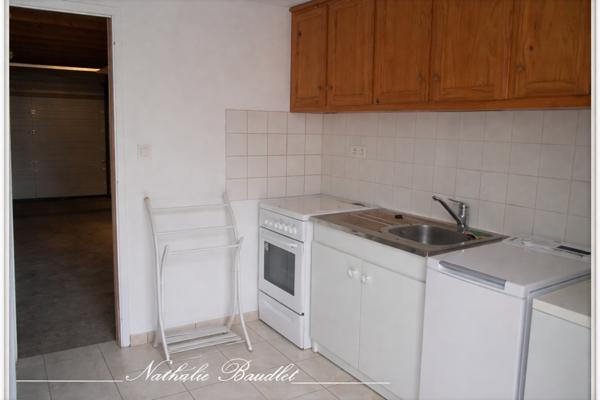 Saint-Symphorien (72240) Pavillon plain-pied sur 2731 m² de terrain avec dépendance.