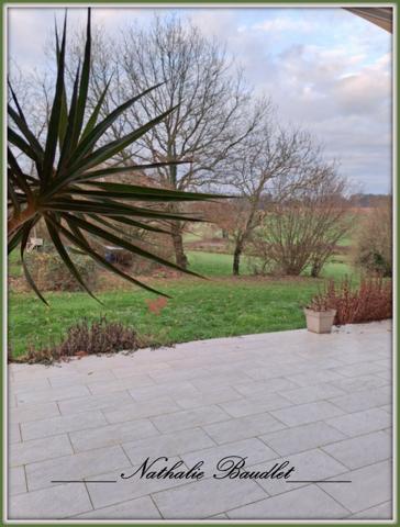 Saint-Symphorien (72240) Pavillon plain-pied sur 2731 m² de terrain avec dépendance.