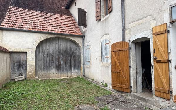 Maison à vendre    7 pièces •  Pesmes