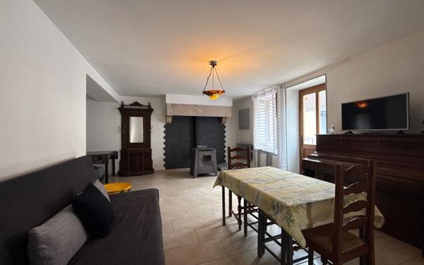 Maison à vendre    7 pièces •  Pesmes