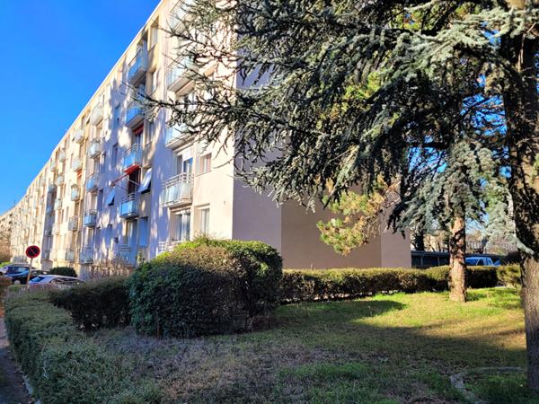 Appartement 4 pièces à vendre à Eaubonne proche centre ville, commerces et écoles.