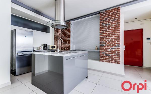 Appartement à vendre    1 pièce • 145,34 m2 La Courneuve