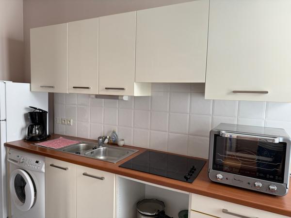 Élégant appartement traversant dans un immeuble historique