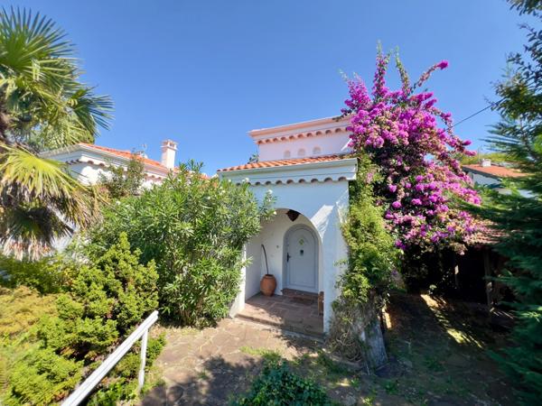 Maison au charme andalou - Un écrin à réinventer à Biarritz