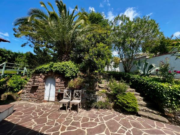 Maison au charme andalou - Un écrin à réinventer à Biarritz