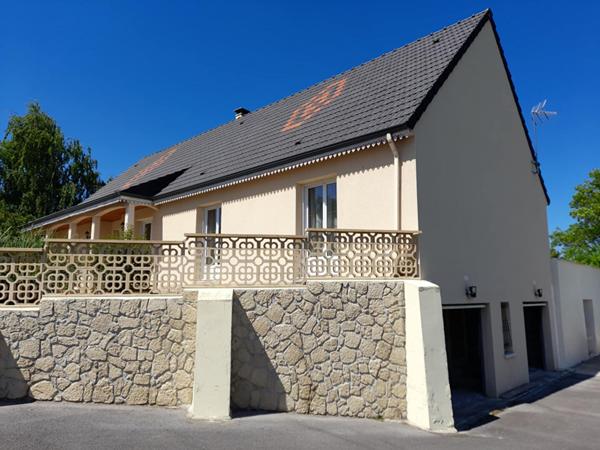 PRODUIT RARE , PAVILLON INDEPENDANT  HAB DE PLAIN PIED AVEC PISCINE ET SPA