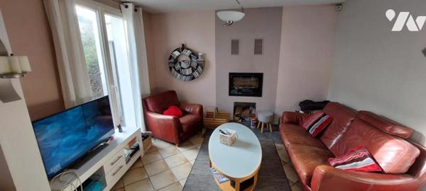 CHALONS. Maison de 7 pièces. Terrain clos de 374 m².