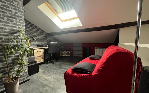 Appartement à louer    4 pièces • 100 m2 Saint-Laurent-sur-Saône