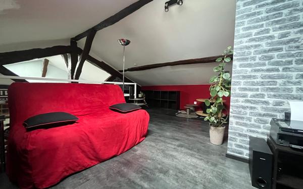 Appartement à louer    4 pièces • 100 m2 Saint-Laurent-sur-Saône