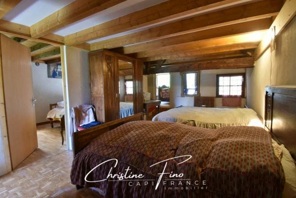 SERRE CHEVALIER - CHALET D'ALPAGE AU COEUR DU DOMAINE SKIABLE