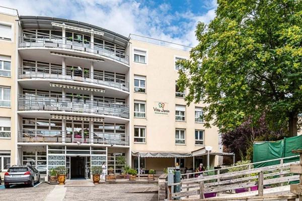 INVESTISSEMENT LOCATIF – SAINT- ETIENNE – Résidence EHPAD Villa Janin – 7.37% de rentabilité
