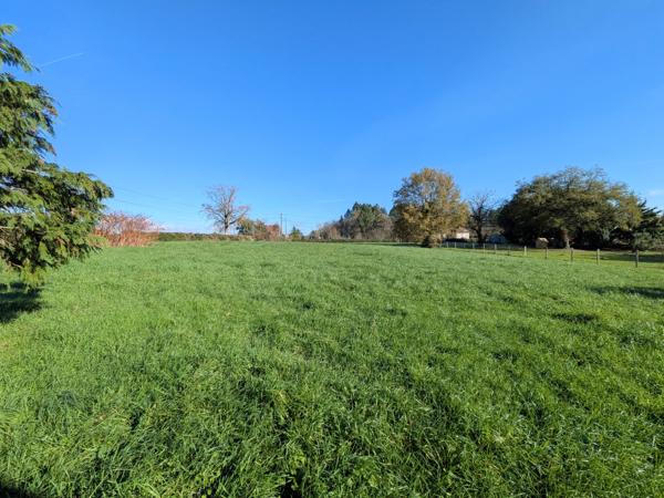 Terrain à vendre à Saint-Yrieix-la-Perche (87500) - Haute-Vienne