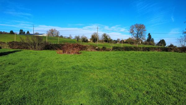 Terrain à vendre à Saint-Yrieix-la-Perche (87500) - Haute-Vienne