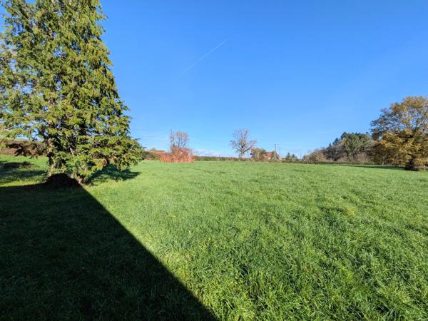 Terrain à vendre à Saint-Yrieix-la-Perche (87500) - Haute-Vienne