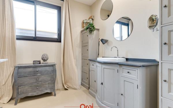 Maison à vendre    5 pièces • 199,03 m2 Marseille 10