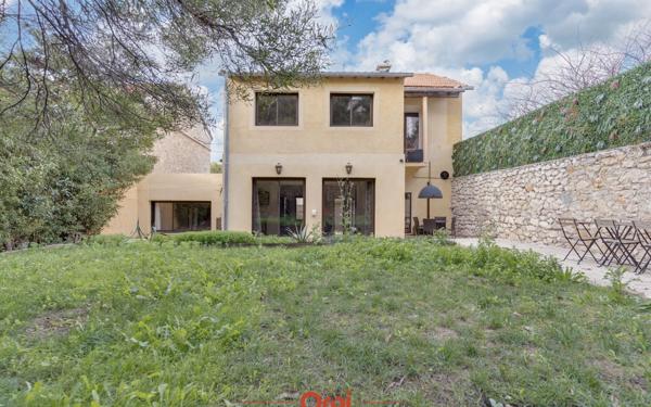 Maison à vendre    5 pièces • 199,03 m2 Marseille 10