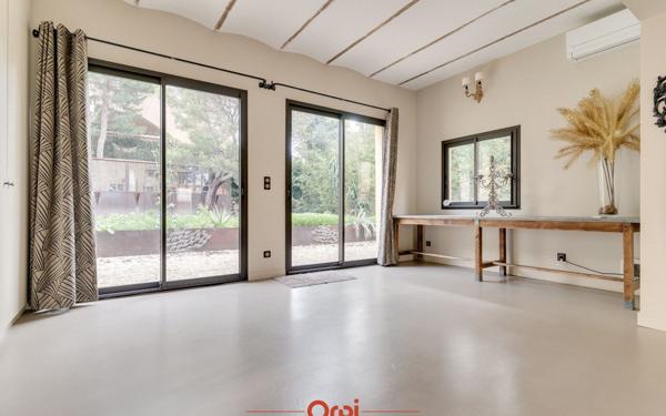 Maison à vendre    5 pièces • 199,03 m2 Marseille 10