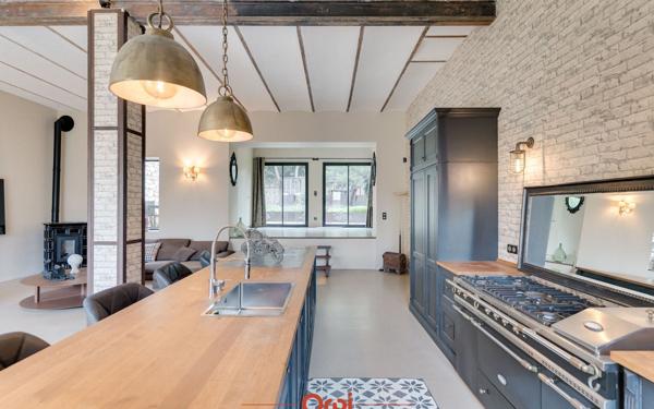 Maison à vendre    5 pièces • 199,03 m2 Marseille 10