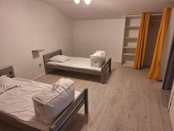 A LOUER ! Charmante maison 3 pièces de 80 m² avec jardin