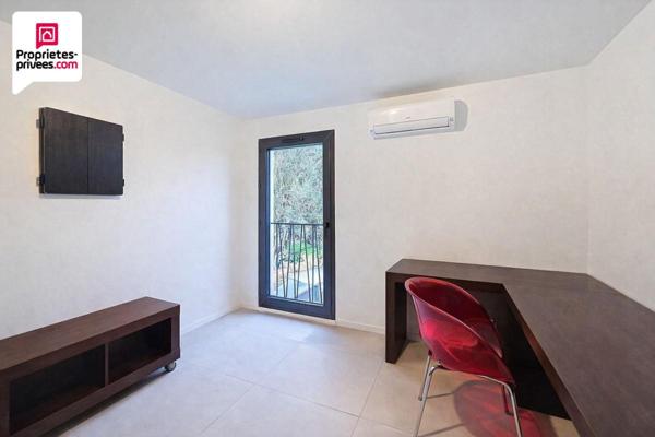 TRES BEL Appartement 3 pièces 65 m2 au 1er et dernier étage avec grande terrasse