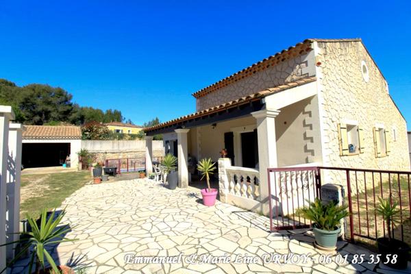 30300 BEAUCAIRE - Maison 174 m² - idéal familles nombreuses - piscine - jardin - dépendance 36 m²