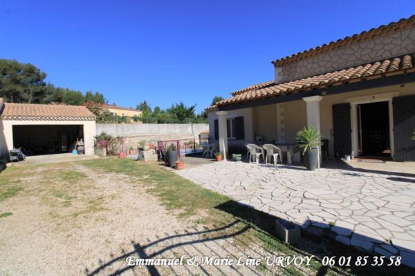 30300 BEAUCAIRE - Maison 174 m² - idéal familles nombreuses - piscine - jardin - dépendance 36 m²